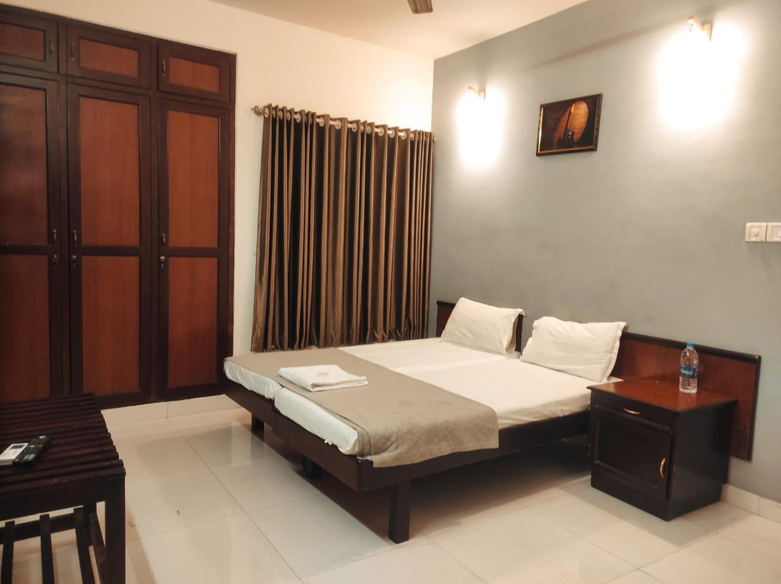 Апартаменти Orkuz Residency Kochi Екстер'єр фото